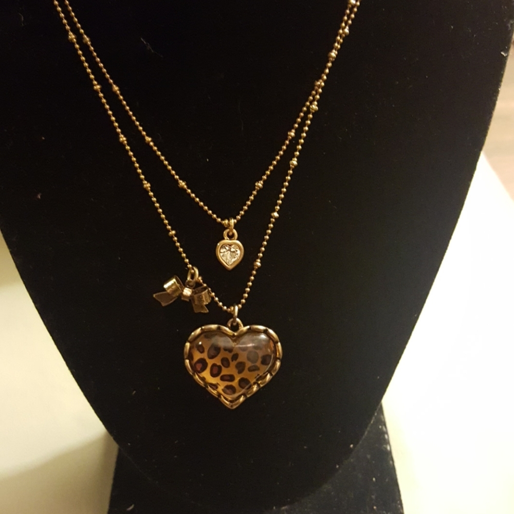 Betsy gold necklace